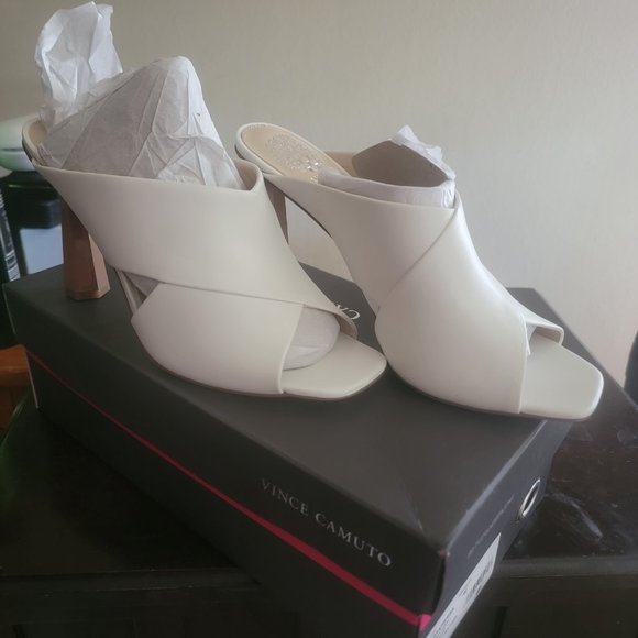 Vincent Camuto shoes - Picture 3 of 4